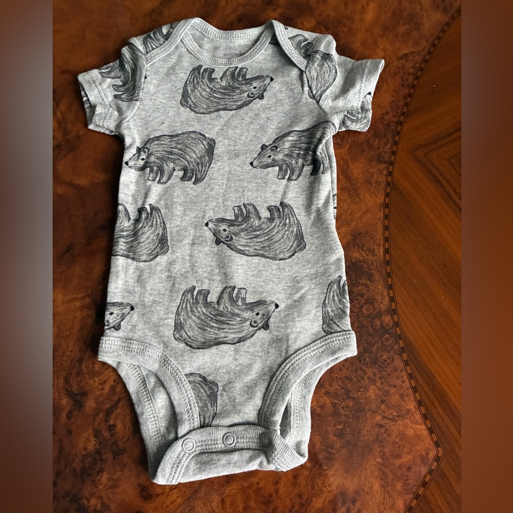 Simple Joys by Carter’s Gray Bear Pattern Bodysuit